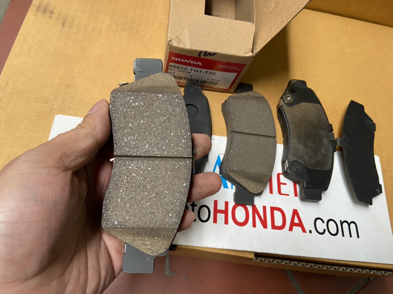 Má phanh trước xe Honda BRIO